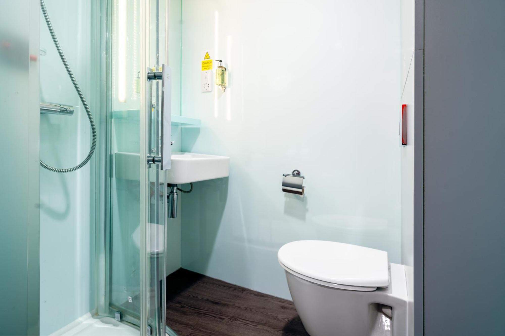 Easyhotel Manchester — Zdjęcia 1
